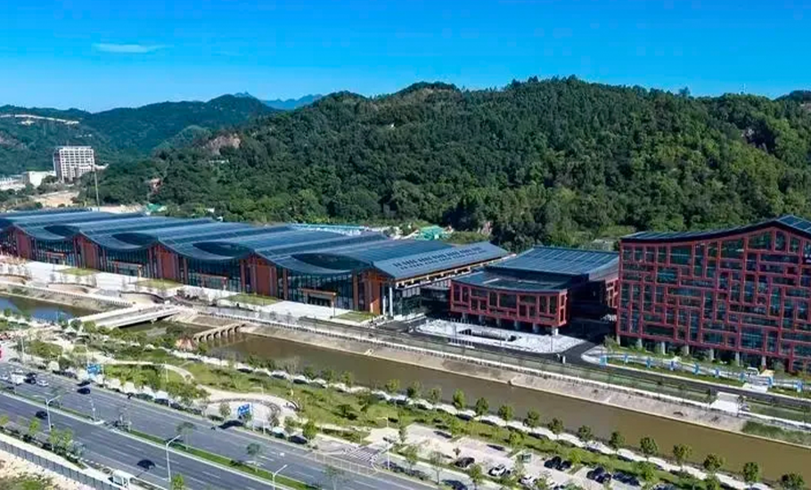 何曉軍書記會見第二十三屆國際潮團聯誼年會工作者志願者代表