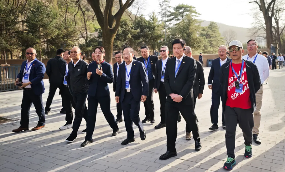 張乙坤、林少華執行主席出席僑領僑商高級研修班